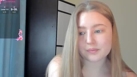 Snapshot of abbywyte chatting on 03.02.25 Abby    Stream at Sat  Sun  Mon  Fri online show from 03.02.25