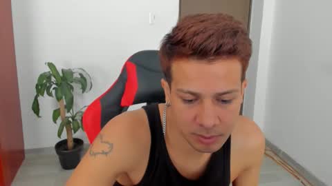 Independence model AbelAsburgo online show from 01.08.26