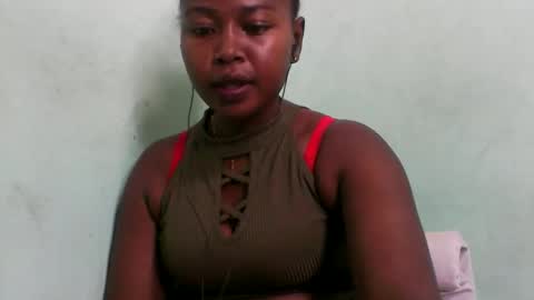 Snapshot of abella677022 chatting on 02.22.26 abella677022 online show from 02.22.26