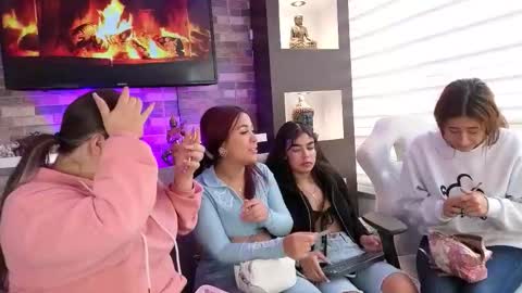 Snapshot of abella_as_ chatting on 10.03.25 abella_as_ online show from 10.03.25