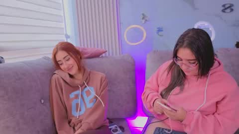 abella_as_ online show from 04.10.26