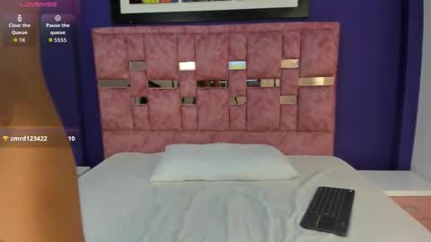 abella_lov online show from 11.24.25