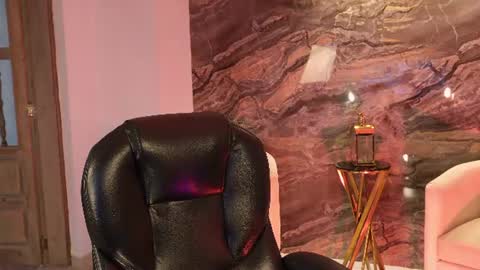 Snapshot of abellacroft chatting on 07.17.26 Abella online show from 07.17.26