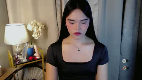 Snapshot of abetterchristine chatting on 12.23.25 Abetterchristine online show from 12.23.25