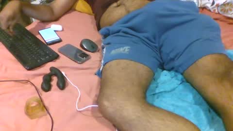 Snapshot of abhi_cam chatting on 01.22.25 Naked Gentleman online show from 01.22.25