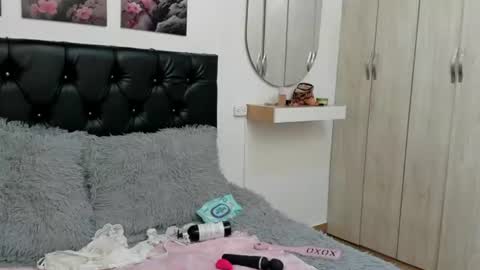 Snapshot of abigail_f00x chatting on 06.20.26 Abigail online show from 06.20.26