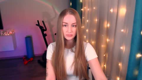 Snapshot of abigail_flex chatting on 02.14.25 Anna online show from 02.14.25