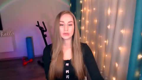 Snapshot of abigail_flex chatting on 02.15.25 Anna online show from 02.15.25