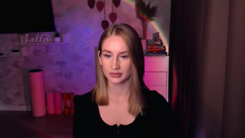 Snapshot of abigail_flex chatting on 10.10.25 Anna online show from 10.10.25