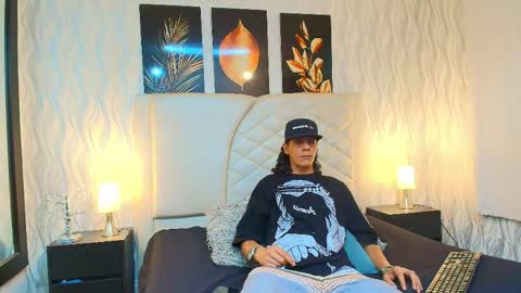 Snapshot of abravanel_sefardi chatting on 06.01.26 Abrovanel online show from 06.01.26