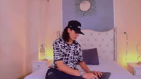 Snapshot of abravanel_sefardi chatting on 06.18.26 Abrovanel online show from 06.18.26