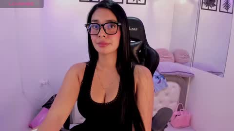 Snapshot of abril__ws chatting on 09.15.25 Abril online show from 09.15.25