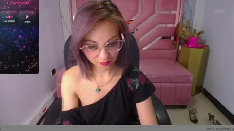 abril_ch_ online show from 04.11.26