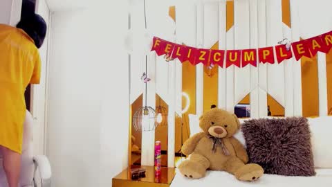 abril_cooper11 online show from 11.14.25