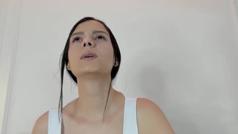 Snapshot of abril_jones10 chatting on 12.14.24 Abril jones online show from 12.14.24