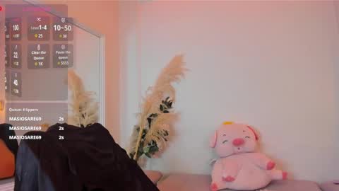 Snapshot of abril_jones10 chatting on 12.28.24 Abril jones online show from 12.28.24