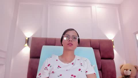 Snapshot of abril_jones10 chatting on 12.30.24 Abril jones online show from 12.30.24