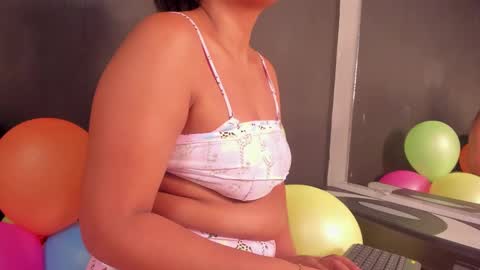 Snapshot of abril_jones10 chatting on 01.11.25 Abril jones online show from 01.11.25