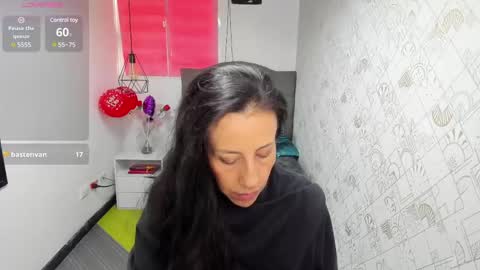 Snapshot of abrillee1 chatting on 03.11.25 ABRIL online show from 03.11.25