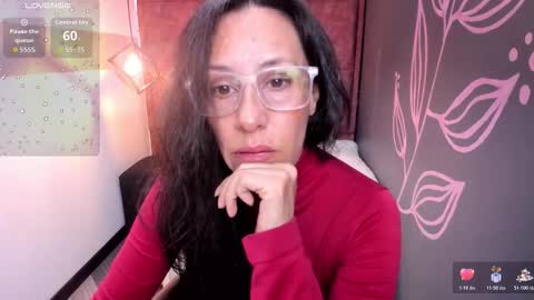 Snapshot of abrillee1 chatting on 11.12.25 ABRIL online show from 11.12.25