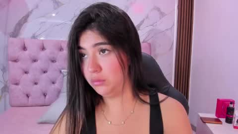 Abril online show from 05.11.26