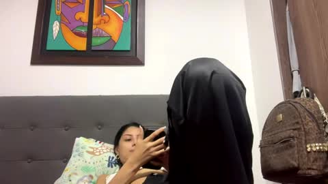 abrilsantosxo online show from 04.22.26