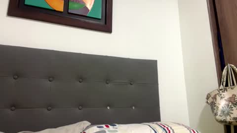 abrilsantosxo online show from 06.16.26