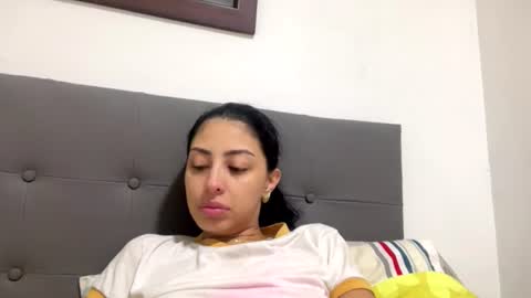 abrilsantosxo online show from 06.17.26