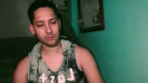 Snapshot of abruptoinusual chatting on 11.03.25 abruptoinusual online show from 11.03.25