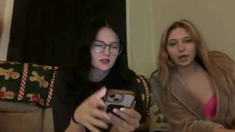 Snapshot of abs7719 chatting on 11.08.25 Abs online show from 11.08.25