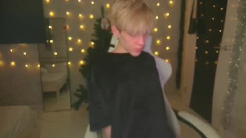 Snapshot of abslut chatting on 01.12.26 Nick online show from 01.12.26