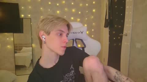 Snapshot of abslut chatting on 01.14.26 Nick online show from 01.14.26