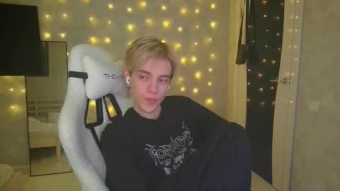 Snapshot of abslut chatting on 01.15.26 Nick online show from 01.15.26