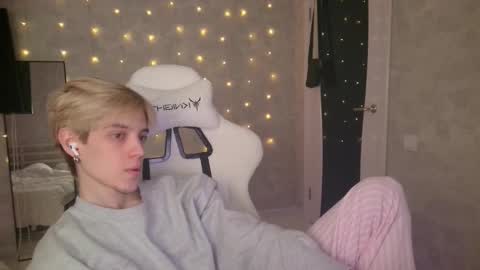 Snapshot of abslut chatting on 02.02.26 Nick online show from 02.02.26