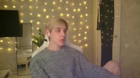 Snapshot of abslut chatting on 02.04.26 Nick online show from 02.04.26