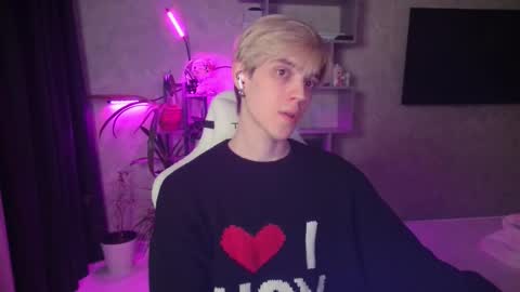 Snapshot of abslut chatting on 02.11.26 Nick online show from 02.11.26