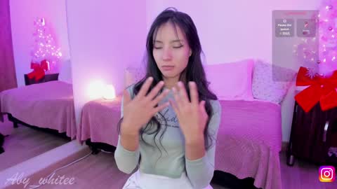 Snapshot of aby_whitee chatting on 01.10.25 Aby online show from 01.10.25