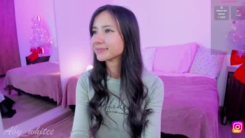 Snapshot of aby_whitee chatting on 01.10.25 Aby online show from 01.10.25