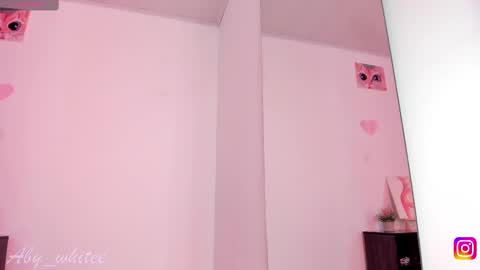 Snapshot of aby_whitee chatting on 09.17.25 Aby online show from 09.17.25