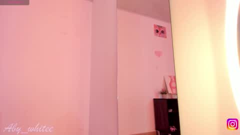 Snapshot of aby_whitee chatting on 09.18.25 Aby online show from 09.18.25