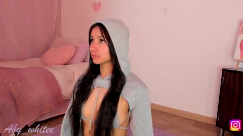 Snapshot of aby_whitee chatting on 10.09.25 Aby online show from 10.09.25