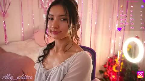 Snapshot of aby_whitee chatting on 10.18.25 Aby online show from 10.18.25