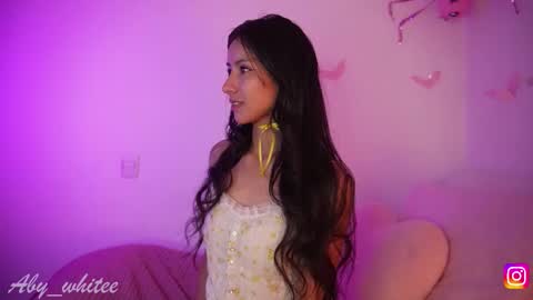 Snapshot of aby_whitee chatting on 11.01.25 Aby online show from 11.01.25