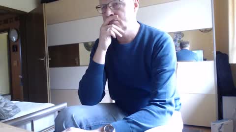 Snapshot of ach471 chatting on 12.20.24 ach471 online show from 12.20.24