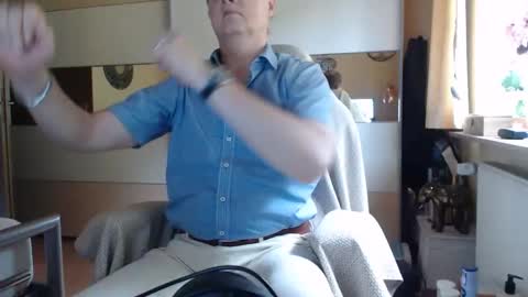 Snapshot of ach471 chatting on 09.10.25 ach471 online show from 09.10.25