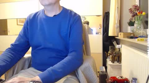 Snapshot of ach471 chatting on 10.03.25 ach471 online show from 10.03.25