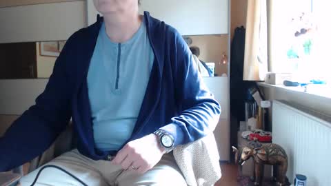 Snapshot of ach471 chatting on 10.19.25 ach471 online show from 10.19.25