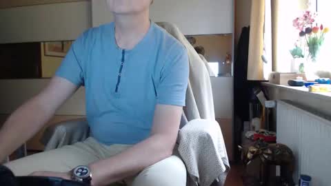 Snapshot of ach471 chatting on 10.26.25 ach471 online show from 10.26.25