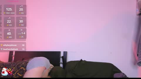 Snapshot of acid_longer chatting on 01.10.25 centric independent model online show from 01.10.25