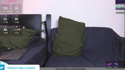 Snapshot of acid_longer chatting on 03.10.25 centric independent model online show from 03.10.25